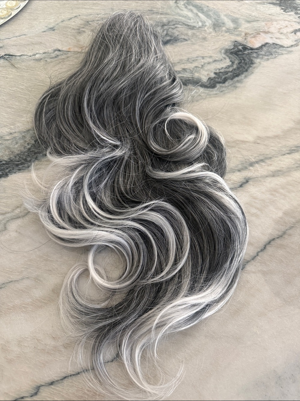 22" Dark black/grey with White tips claw clip ponytail - Picture 5 of 5
